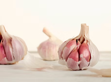 Donostia Red – Beautiful Cloves, Bold Flavor